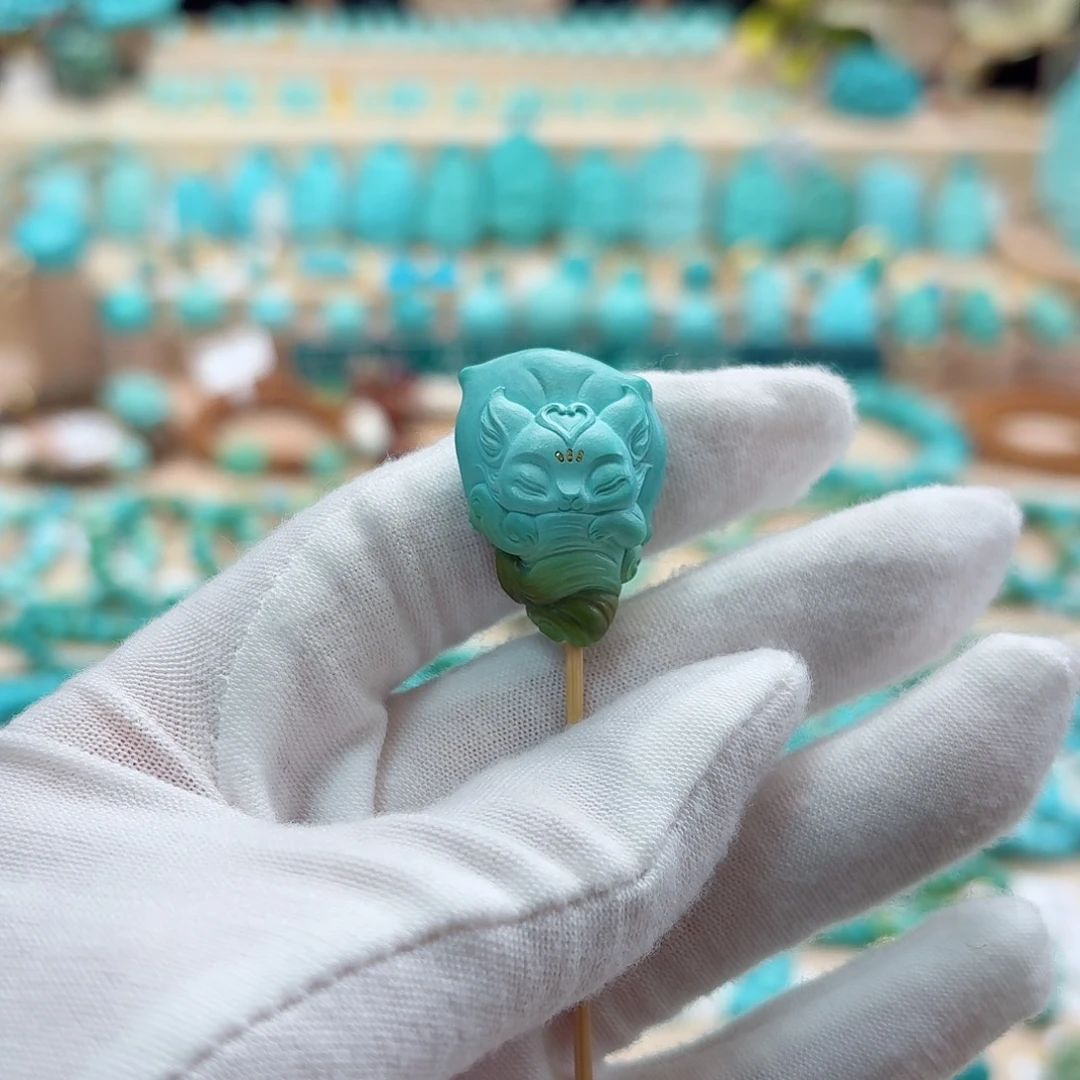 绿松石未镶嵌珠宝奇石