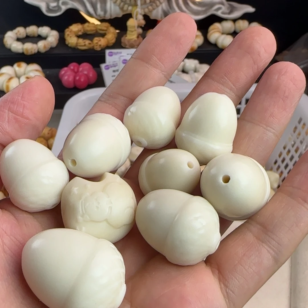 菩提根/象牙果吊坠微瑕疵白色松果6颗