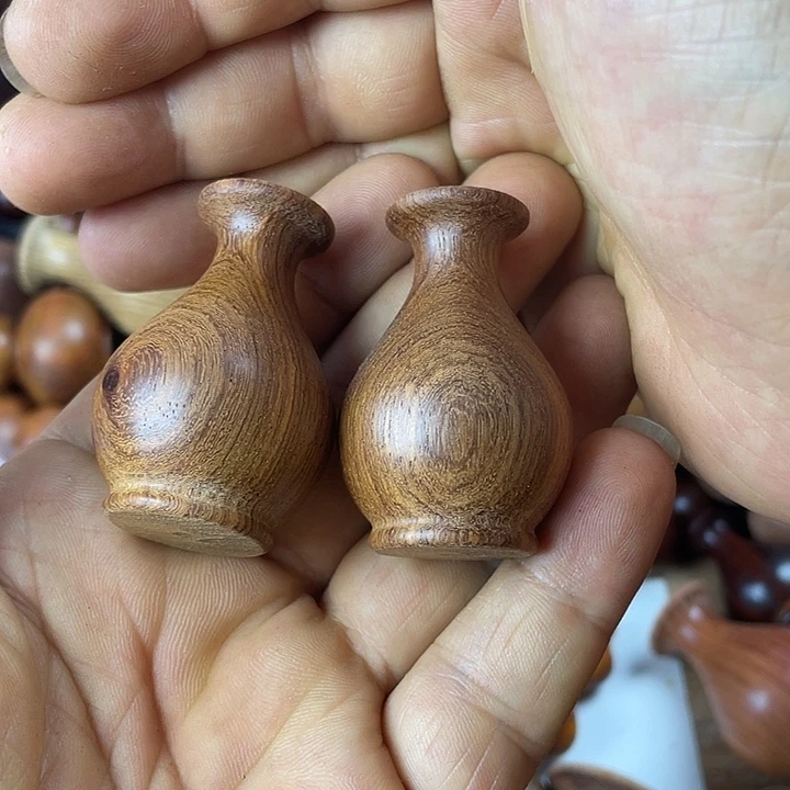 木6****7大果紫檀缅甸花梨手把件花瓶