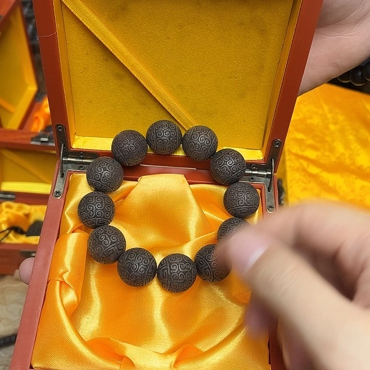 大叶紫檀（黑酸枝木类）