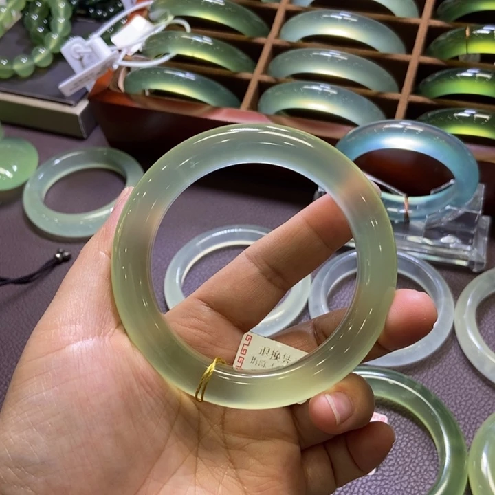 蛇纹石玉未镶嵌手镯59