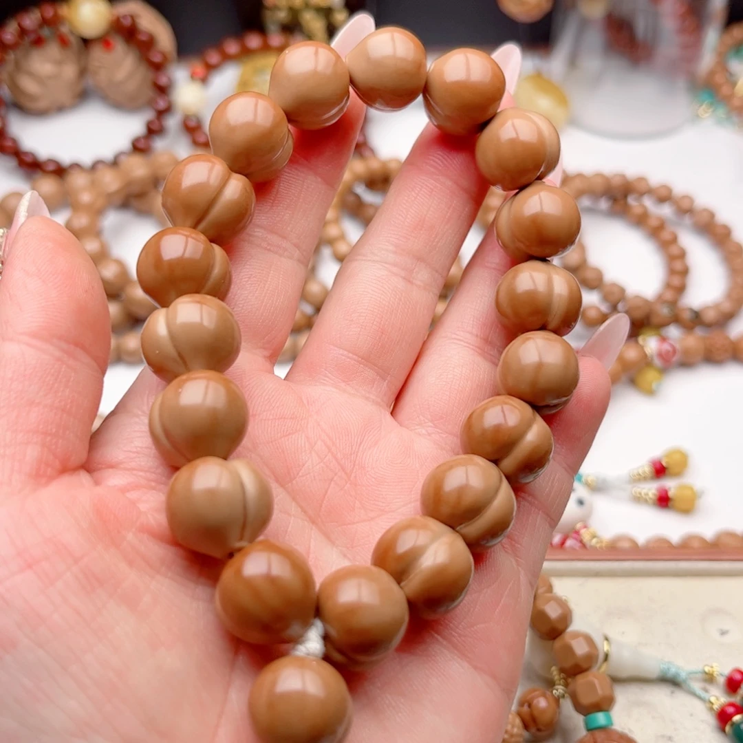 吊坠猴头核桃屁桃