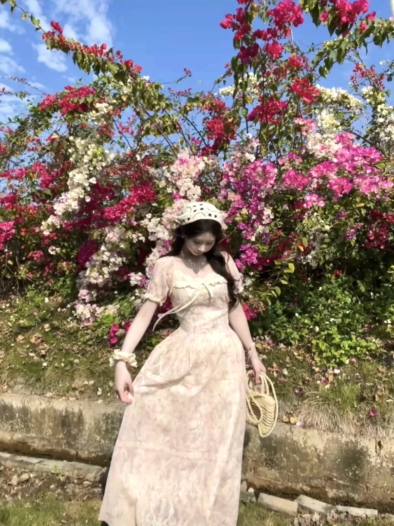 【甜心叠梦】法式浪漫气质方领蕾丝边花束印花收腰连衣裙