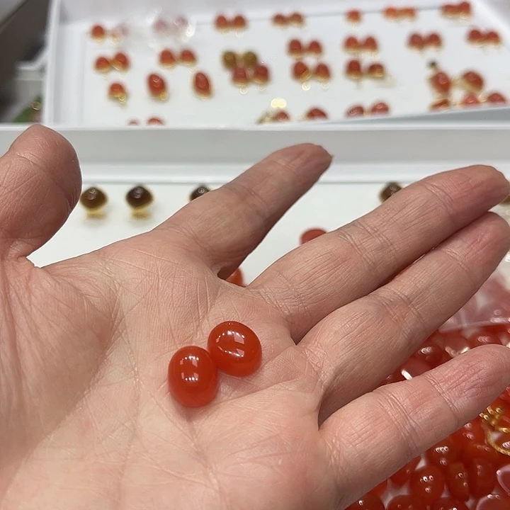 南红玛瑙耳饰未镶嵌萍**逢