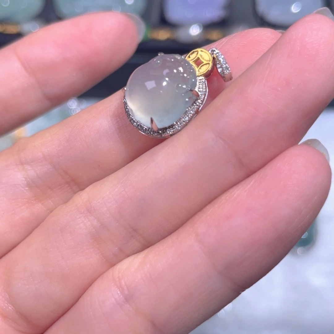 颈饰18K金镶嵌翡翠翡翠