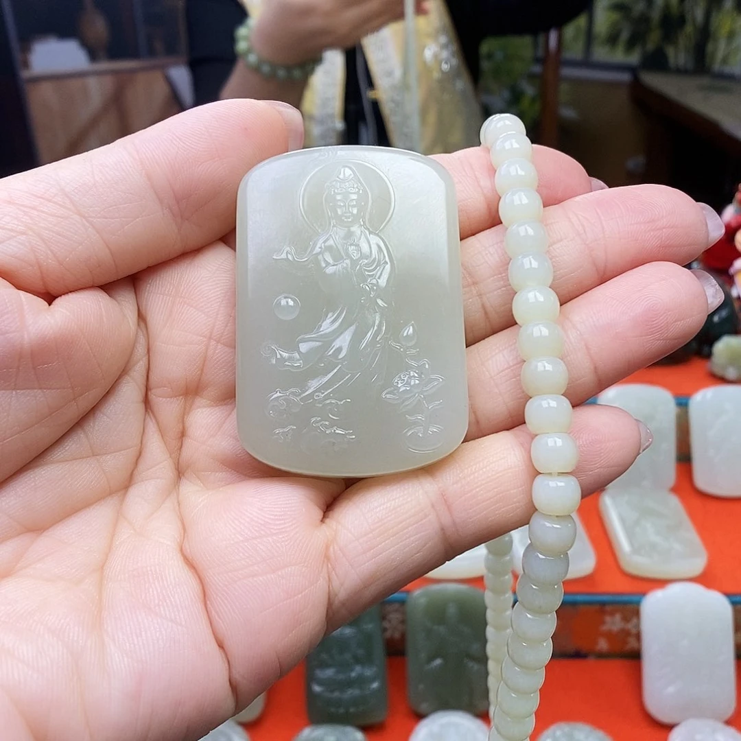 颈饰未镶嵌和田玉黑*