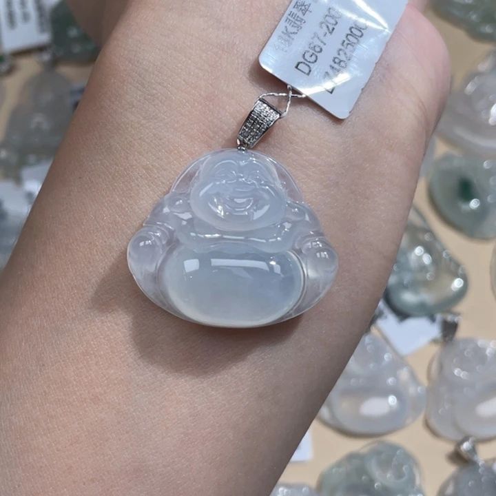 颈饰18K金镶嵌翡翠