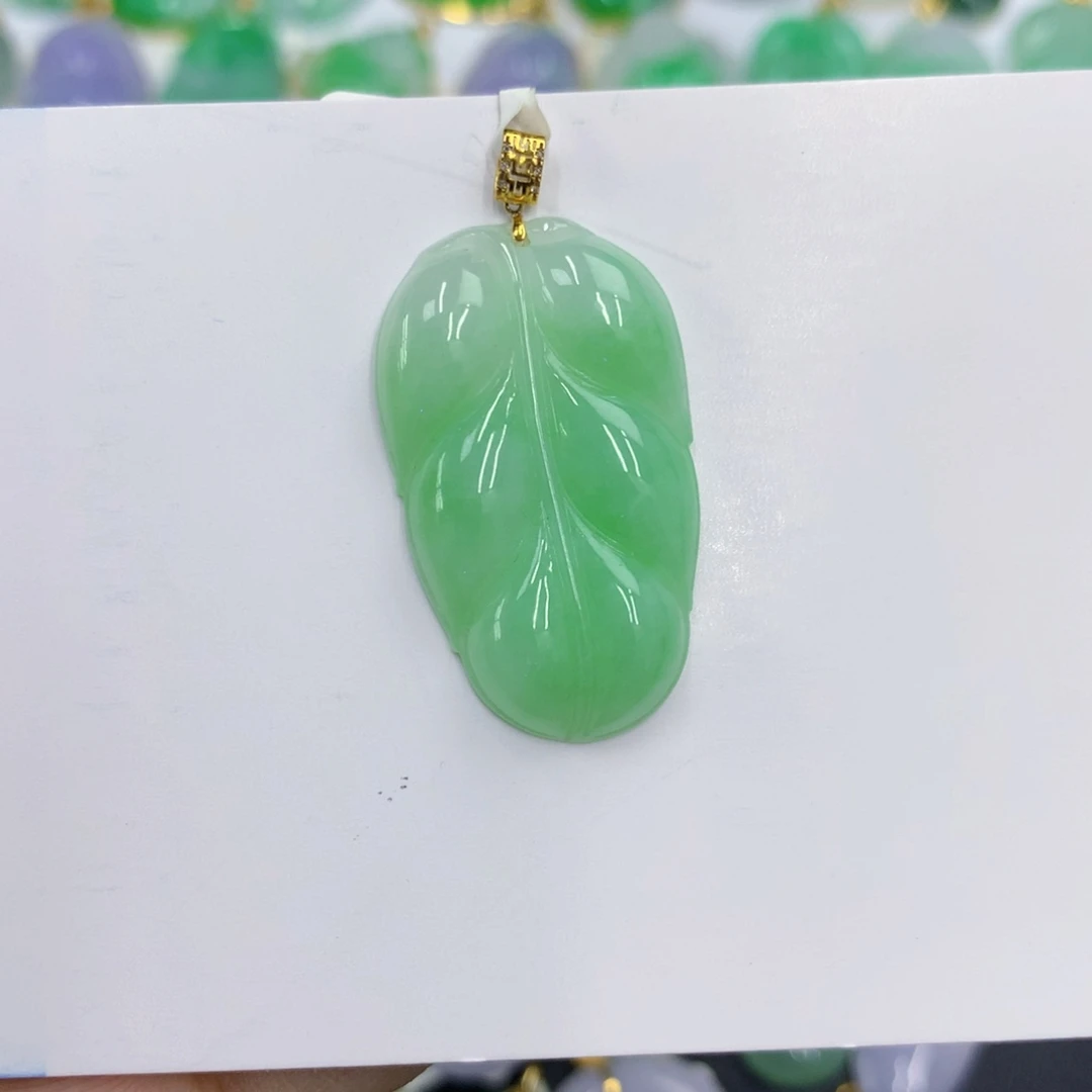 颈饰18K金镶嵌翡翠翡翠