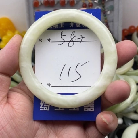 未镶嵌蛇纹石玉手镯