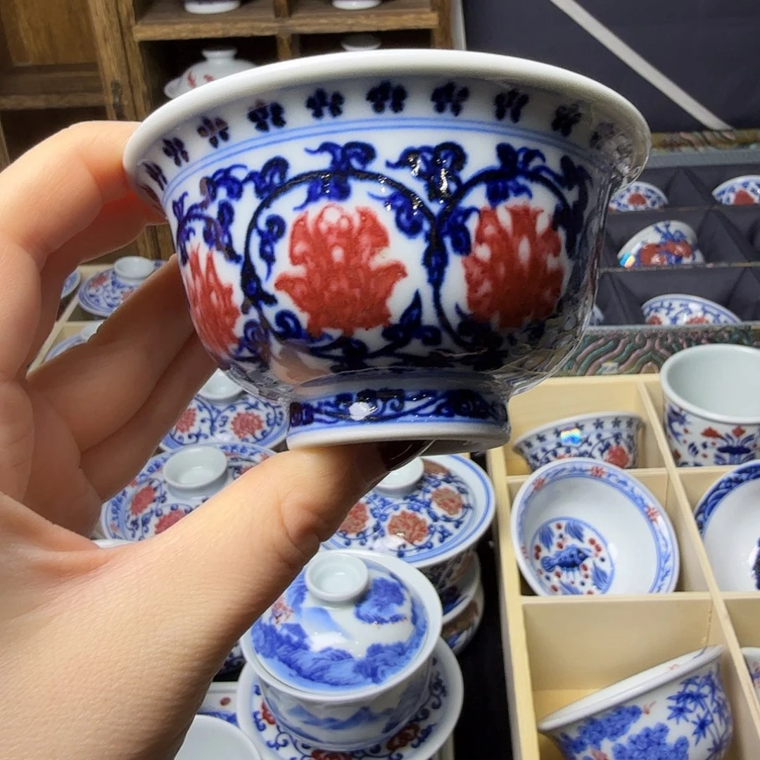 青花釉里红双狮压手