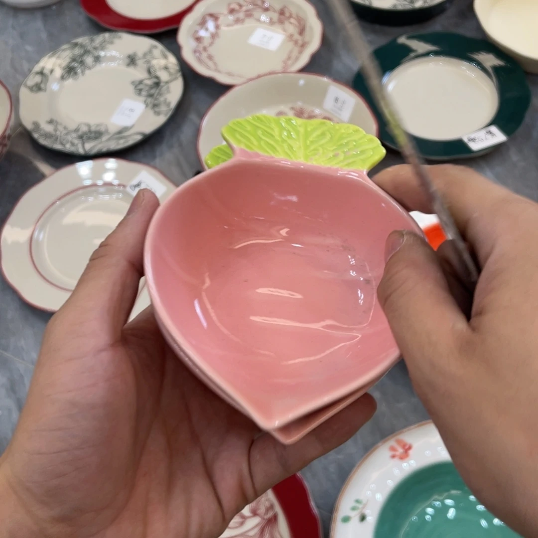 汤****陶瓷微瑕餐具介意勿拍，满18飞！