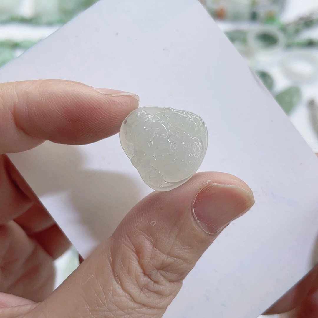 翡翠未镶嵌颈饰御龙财神