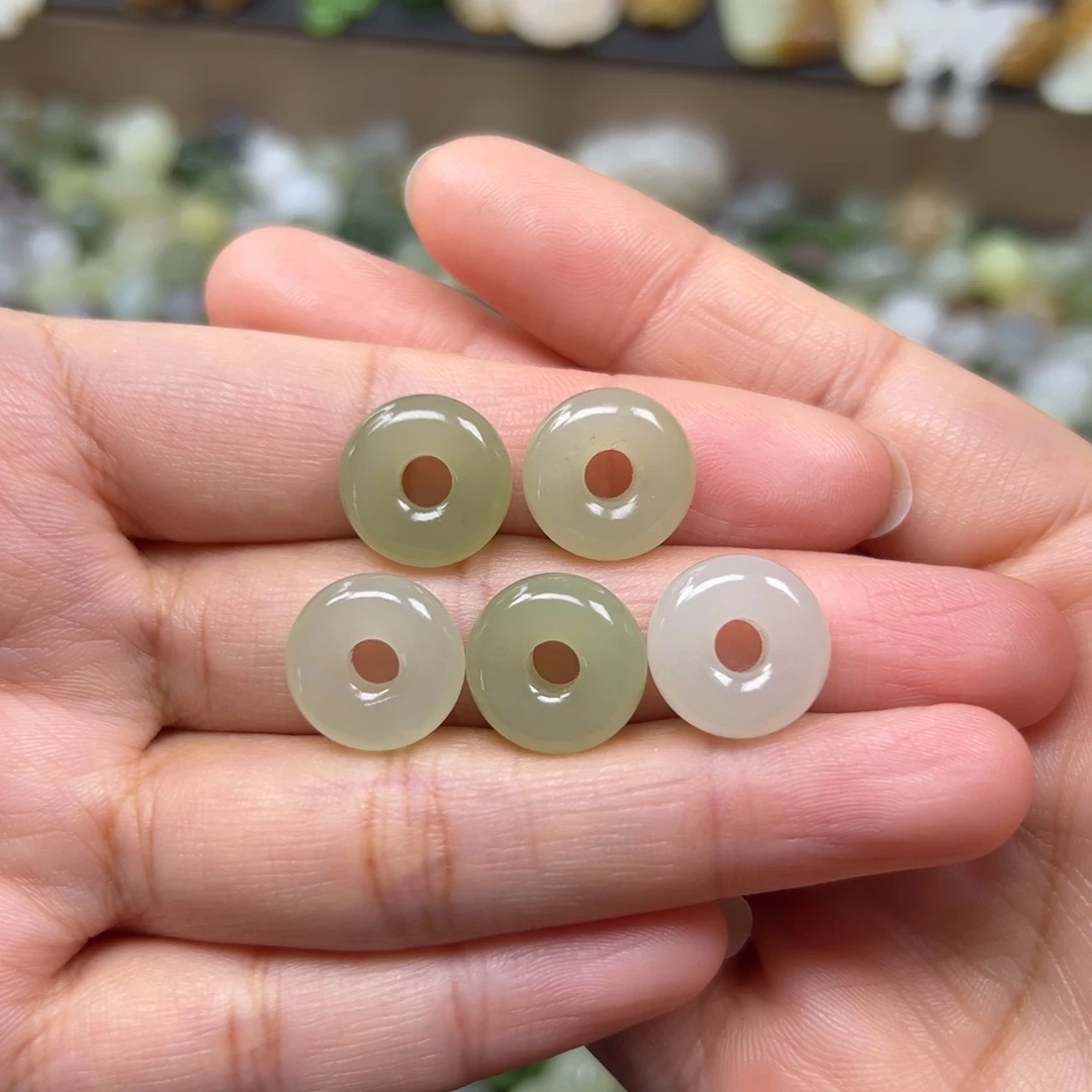 和田玉未镶嵌颈饰68一个多样性发其一