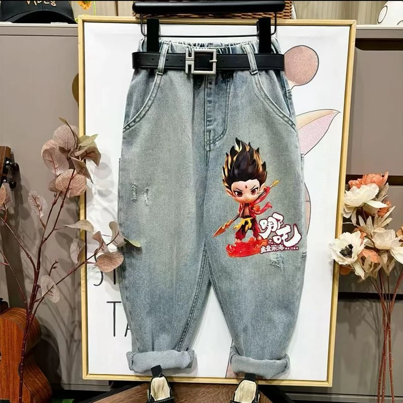 哪吒儿童牛仔裤洋气春装帅气可爱时尚休闲小童长裤中大童裤子春季