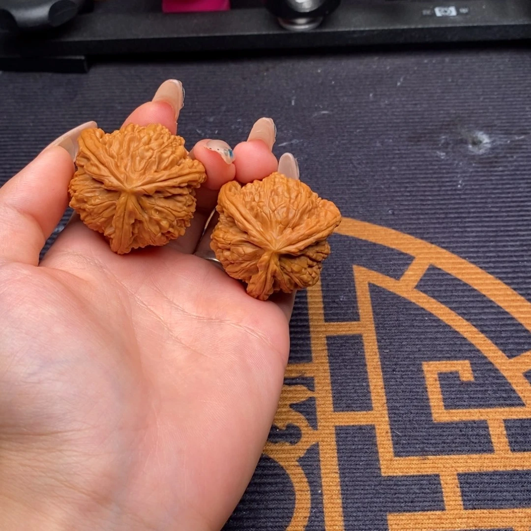 周***厨吊坠文玩核桃白狮子