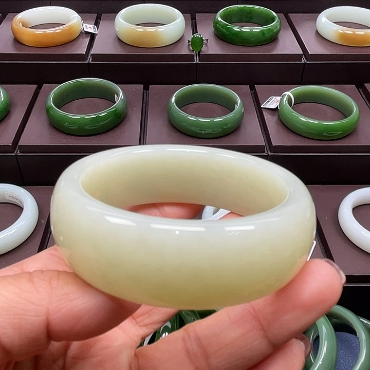 和田玉未镶嵌手镯5758