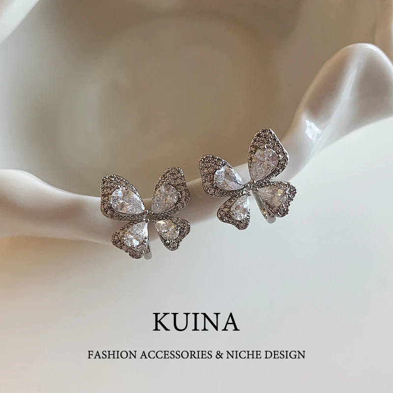 铜合金耳饰 银色蝴蝶气质高级感轻奢大气女士耳钉百搭耳环纯银针