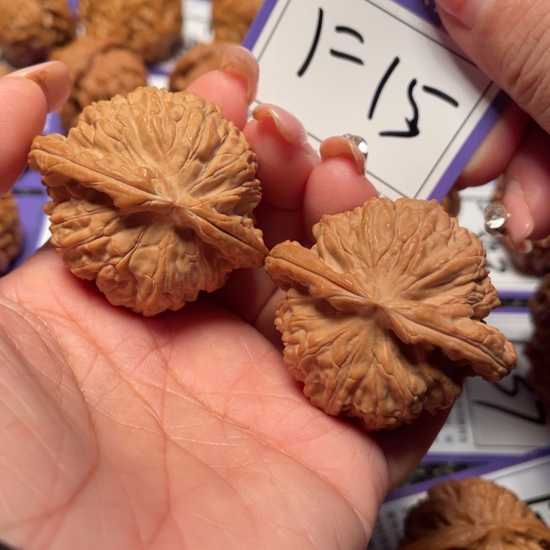 文玩核桃把件15号白狮子45