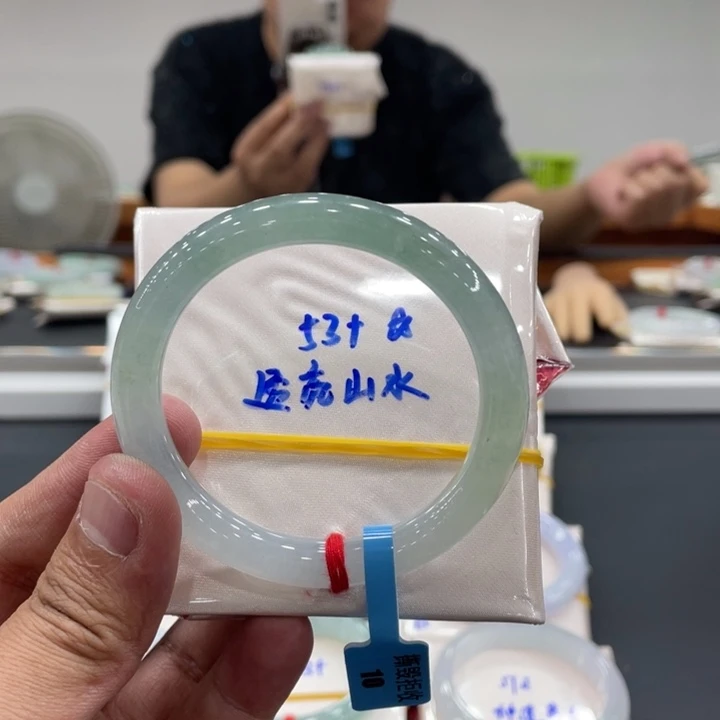 翡翠未镶嵌手镯缅甸翡翠