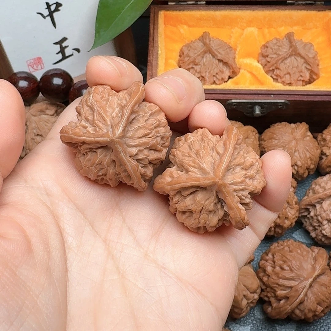 文玩核桃把件34盘山三棱
