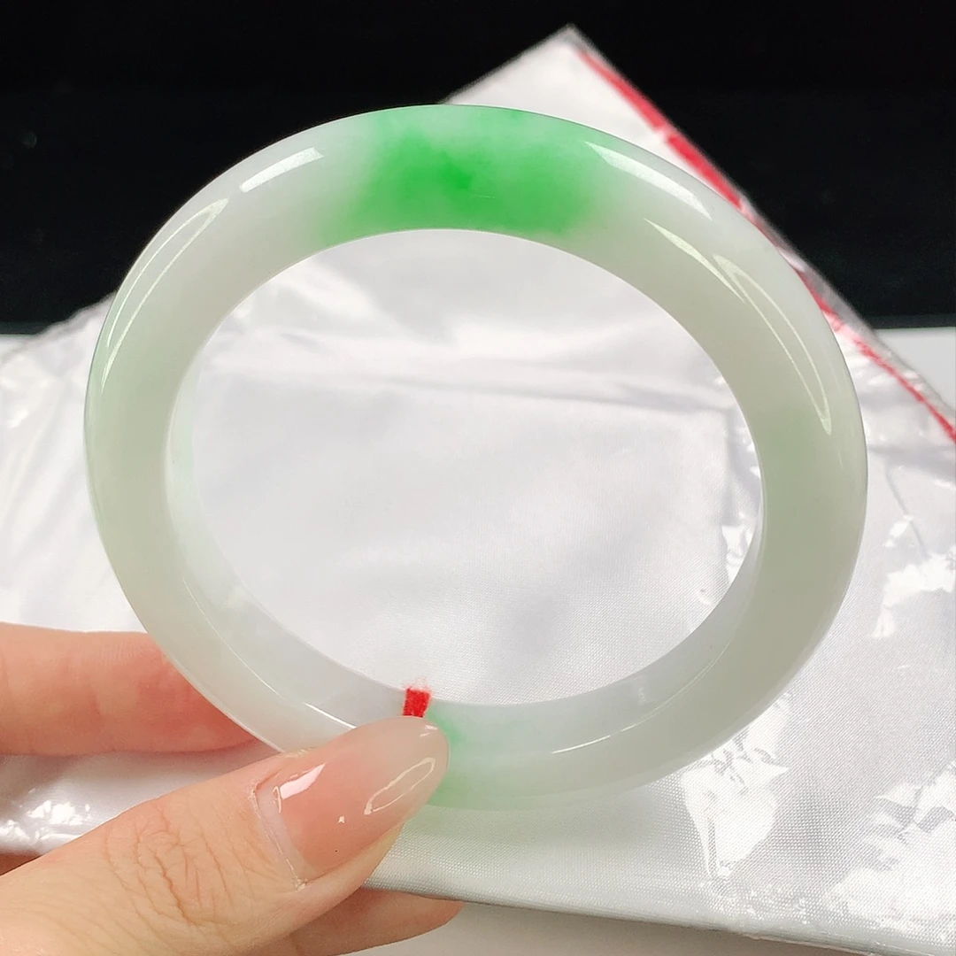 翡翠手镯未镶嵌60.9圈