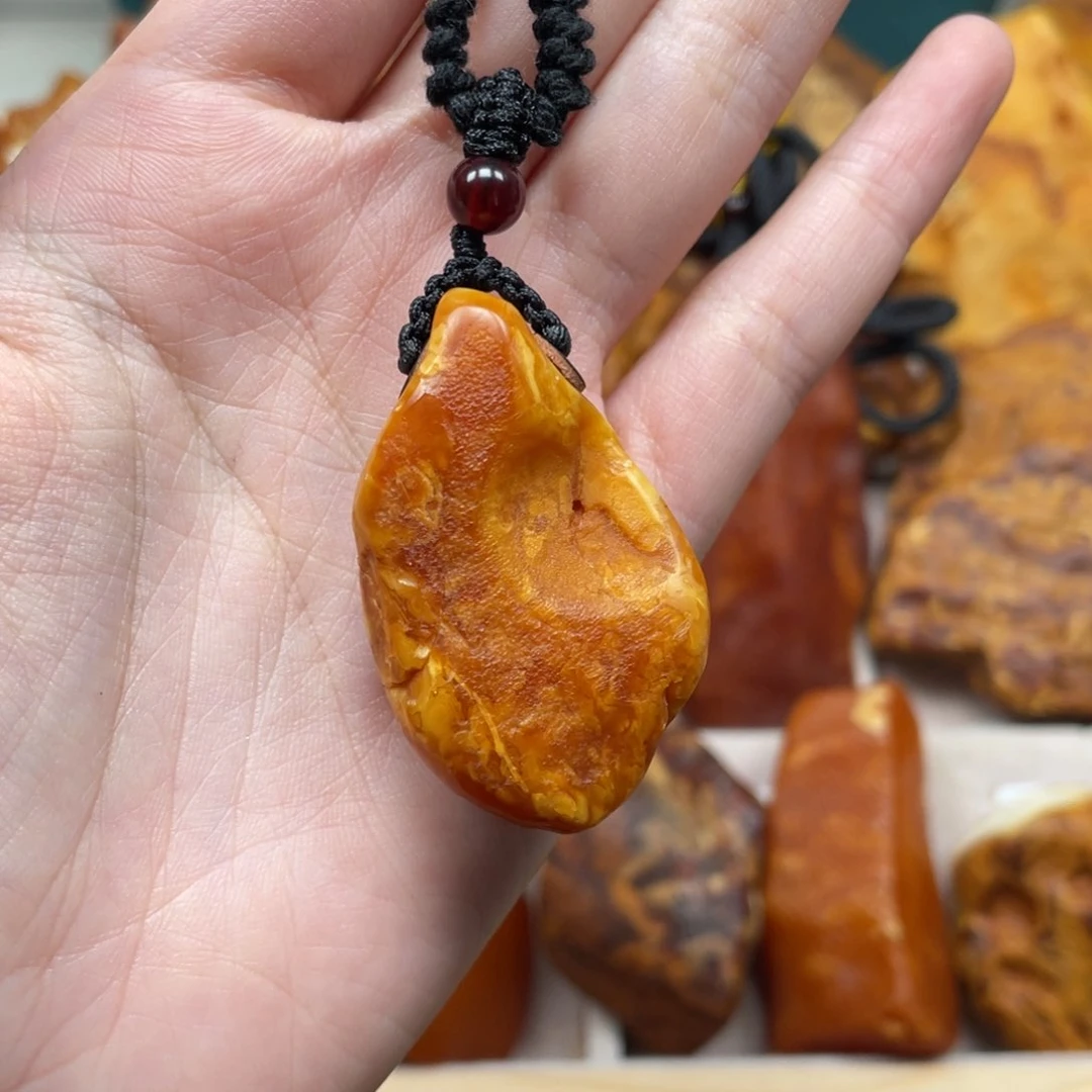 琥珀珠宝奇石未镶嵌