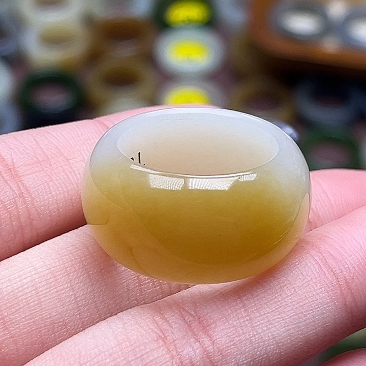 和田玉未镶嵌戒指18.9一口糖新品