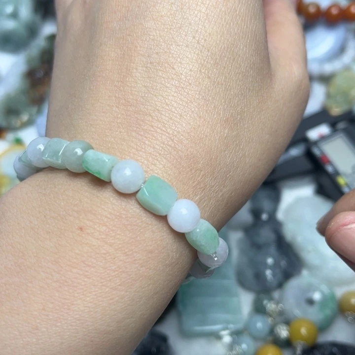 翡翠未镶嵌吊坠(不含链)9489