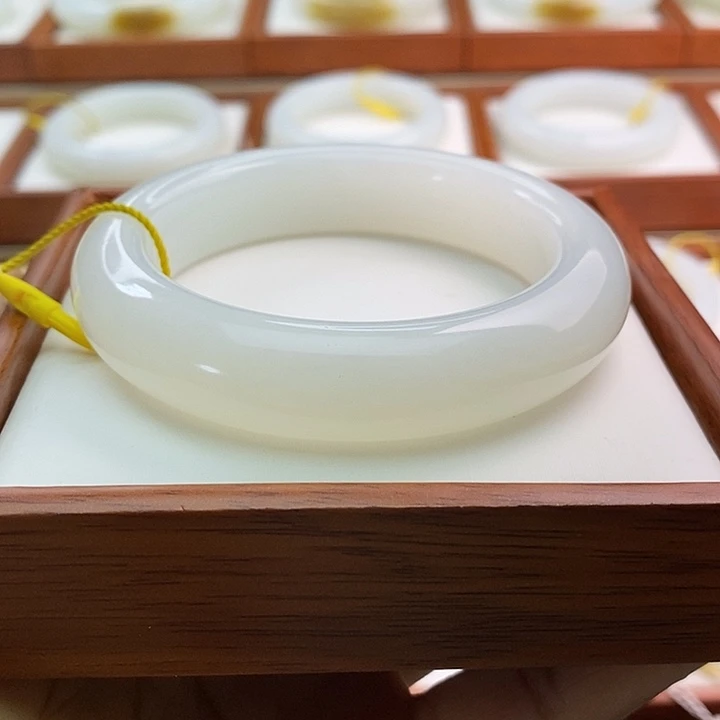 和田玉（白玉）手镯未镶嵌