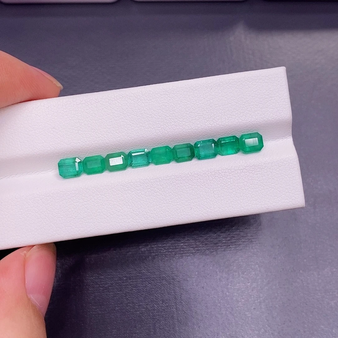 裸石祖母绿280一粒，仅供展示，挑好上定向