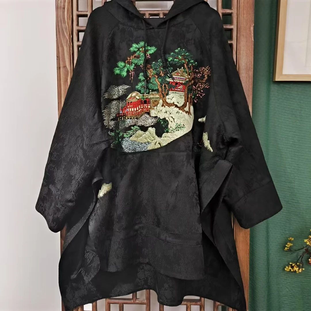 凤徕兮私人定制黑底山水庭院刺绣带帽卫衣（LS442-4）