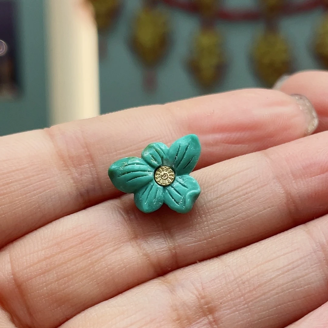 绿松石颈饰未镶嵌