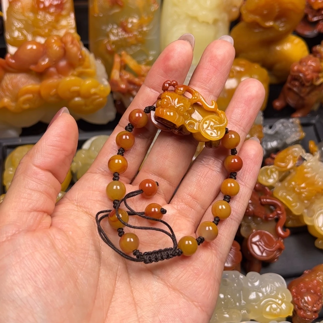 石英质玉（黄龙玉）未镶嵌颈饰