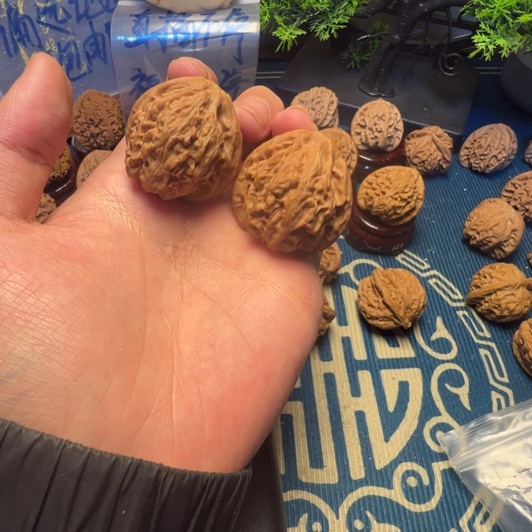 C***.35尺白茬宫灯核桃