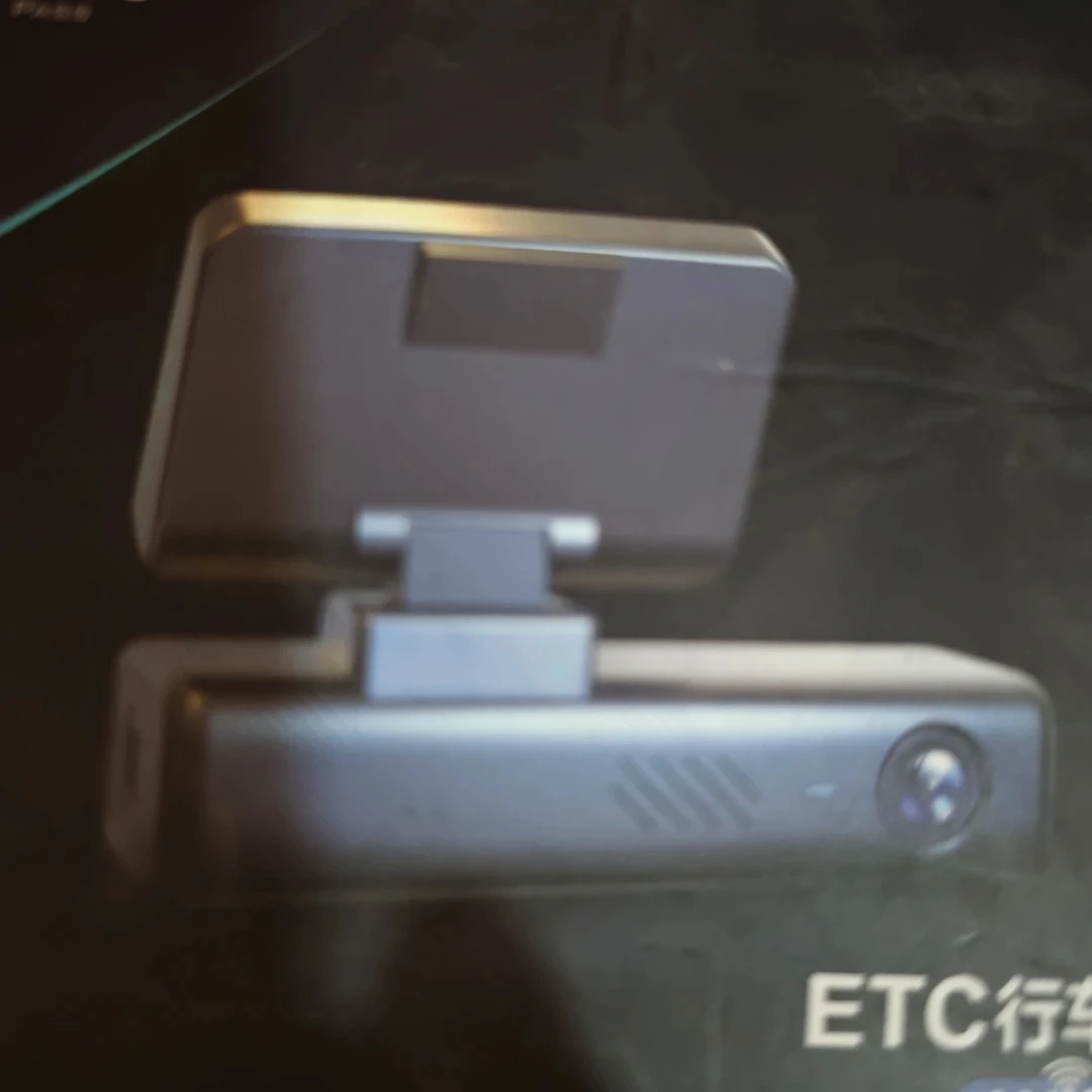 准新品  G037 行车记录仪