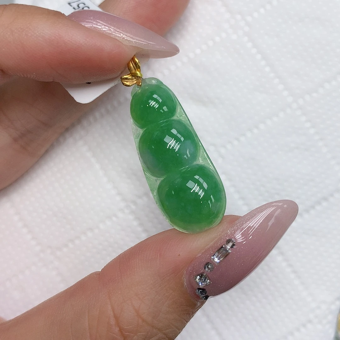 颈饰18K金镶嵌翡翠