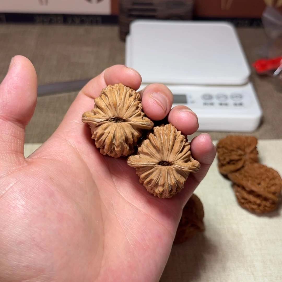 吊坠文玩核桃有伤四座楼42尺寸