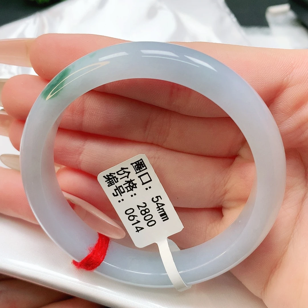 翡翠手镯未镶嵌正圈