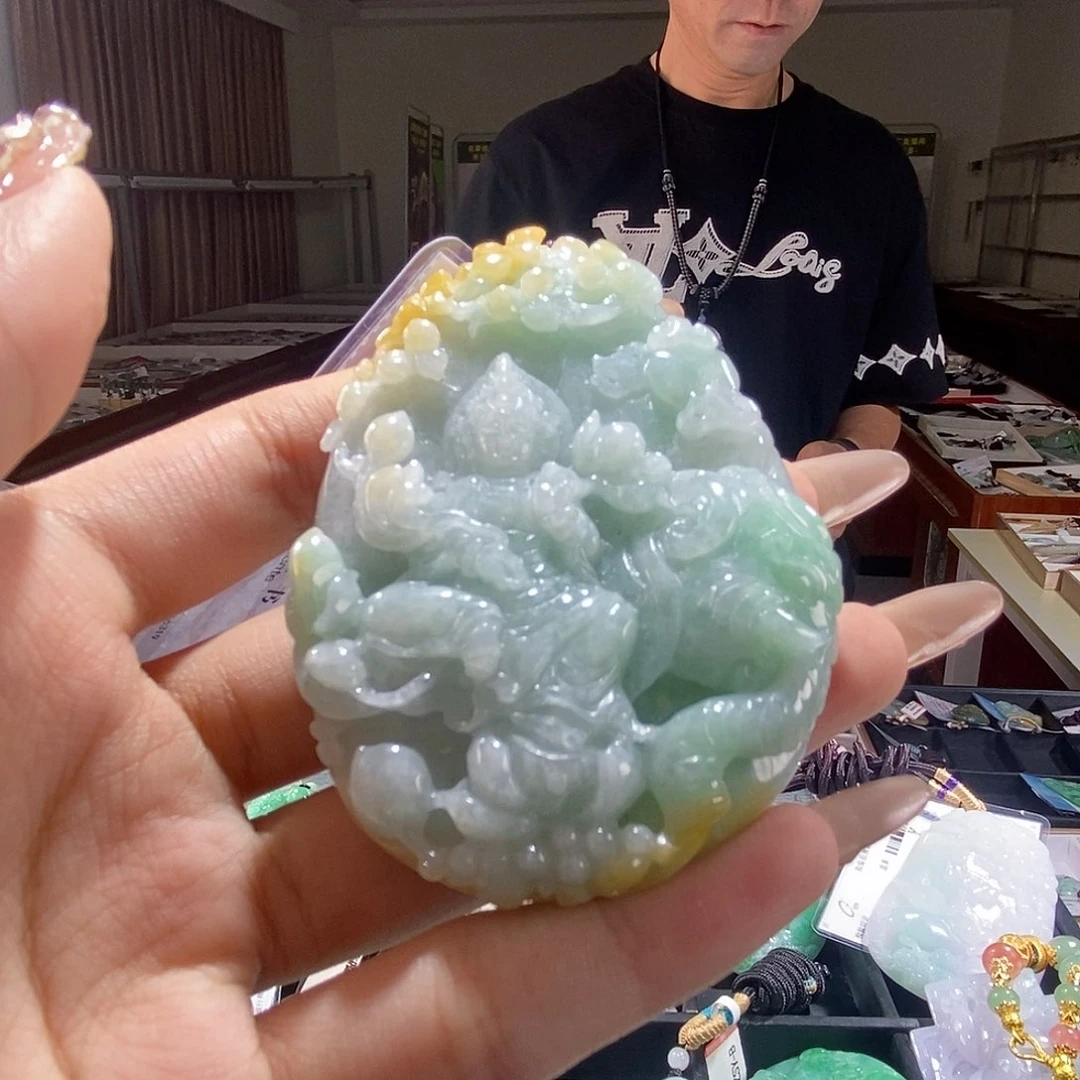 翡翠未镶嵌颈饰翡翠