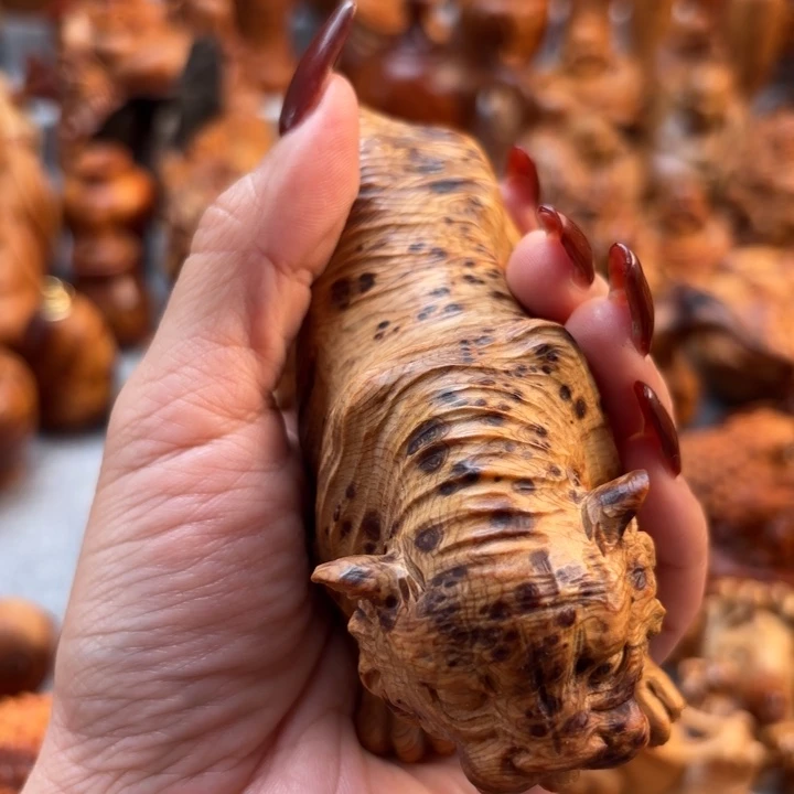 柏木（崖柏）奔*车太行崖柏手把件