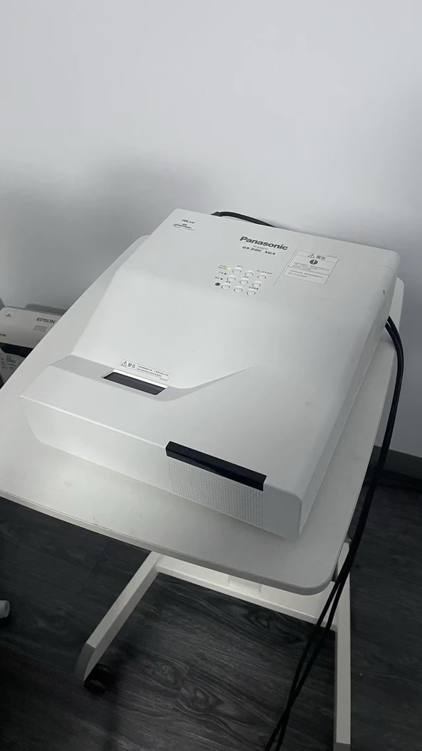 9号长焦高清投影仪 配件机 运费自理