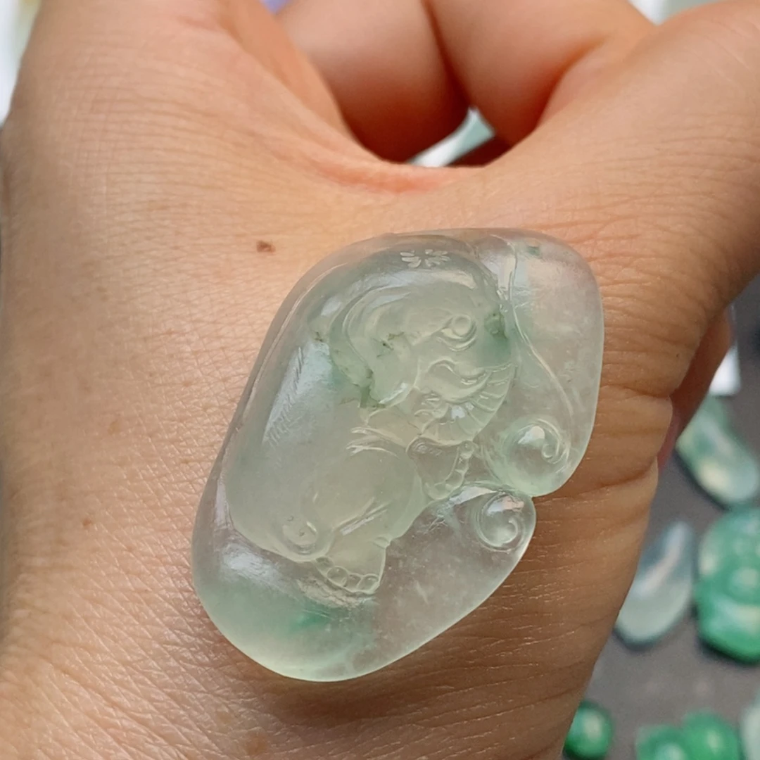 定制翡翠未镶嵌象