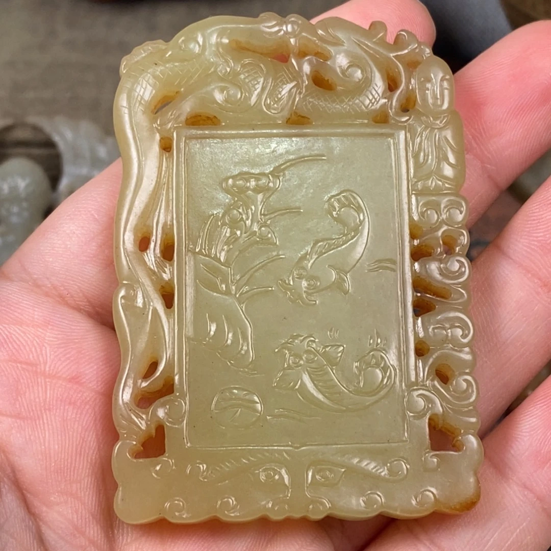 赏***者非常精美的脖挂件