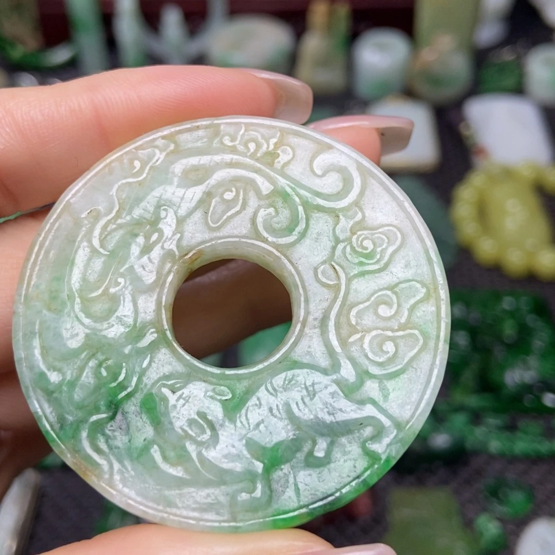 翡翠未镶嵌挂件清
