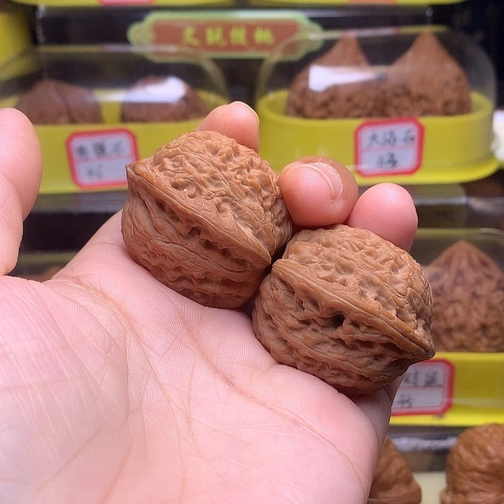 把件文玩核桃白****头绣球