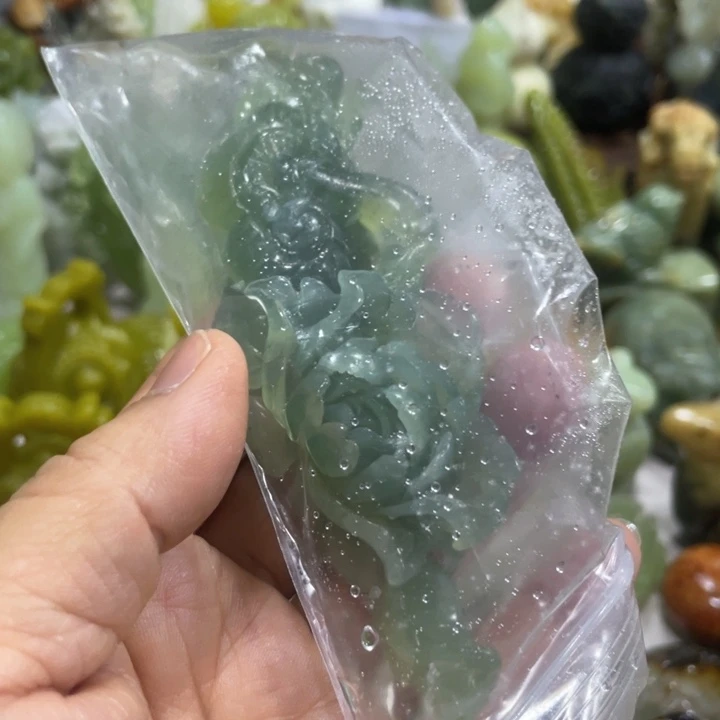 萍***子蛇纹石玉未镶嵌天然岫玉