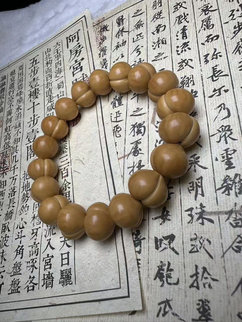 【亮面柯基泡芙屁桃】猴头核桃手工精雕定制原色聚宝盆猴头手串手持