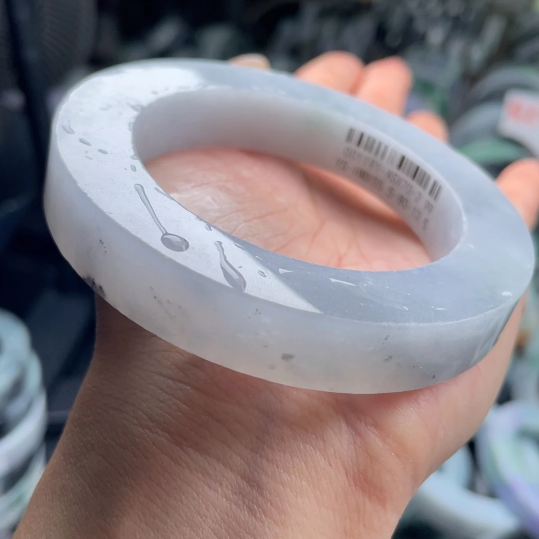 定制翡翠未镶嵌翡翠手镯