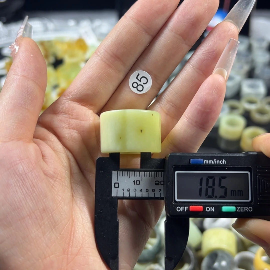 蛇纹石玉未镶嵌戒指