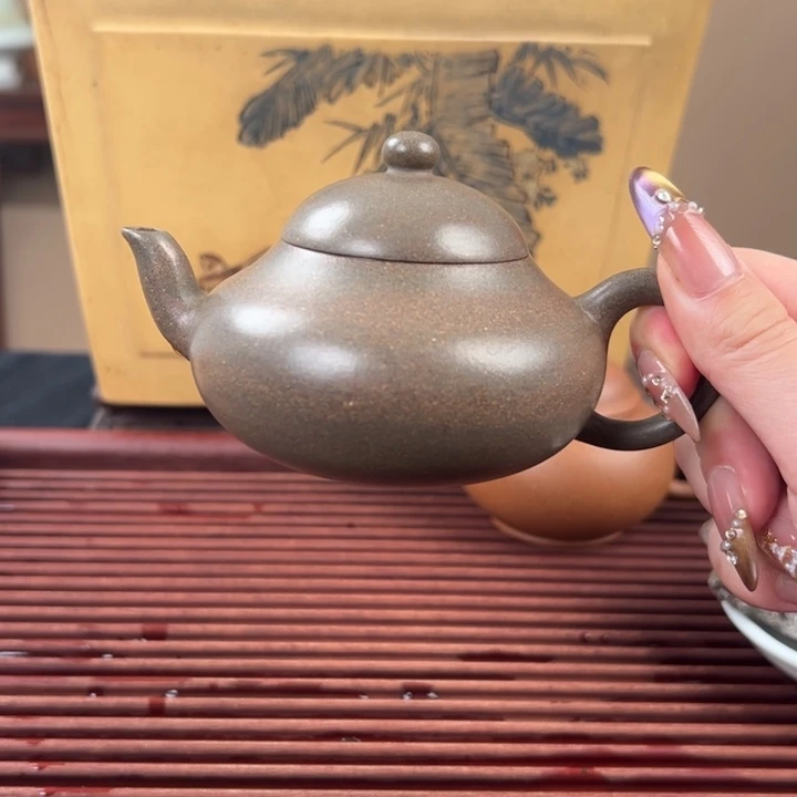 紫砂茶壶翠绿泥矮梨160cc